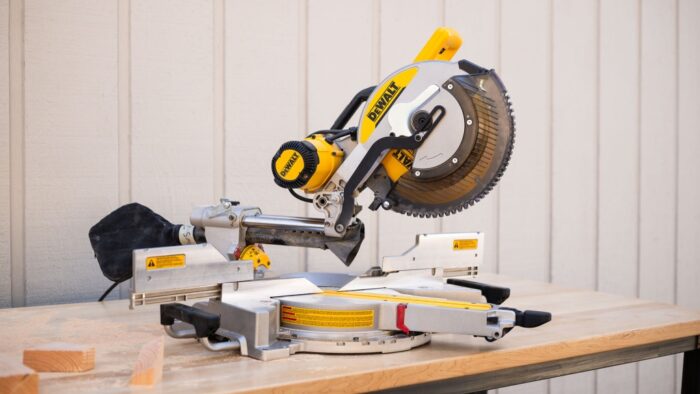 New Dewalt DWS 780 Double-Bevel Sliding Compound Miter