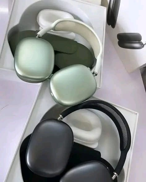 Apple AirPods Max 2b